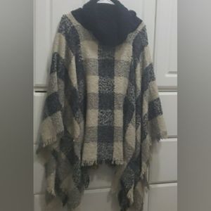 Cabincore Poncho